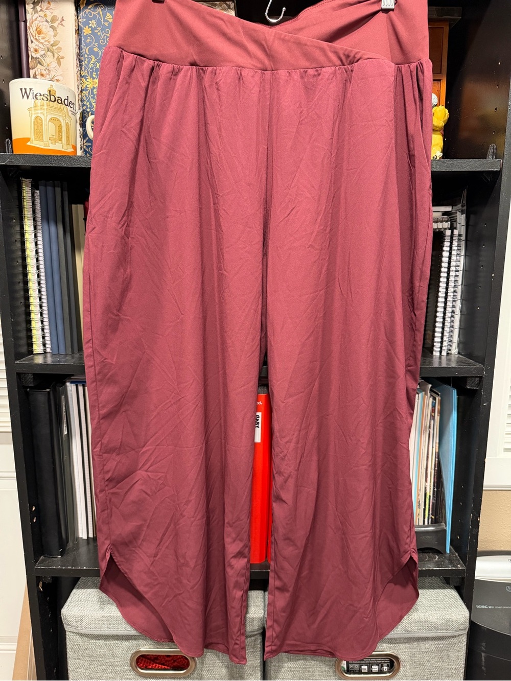 HALARA Wide-Leg Cropped Pants in Dusty Rose